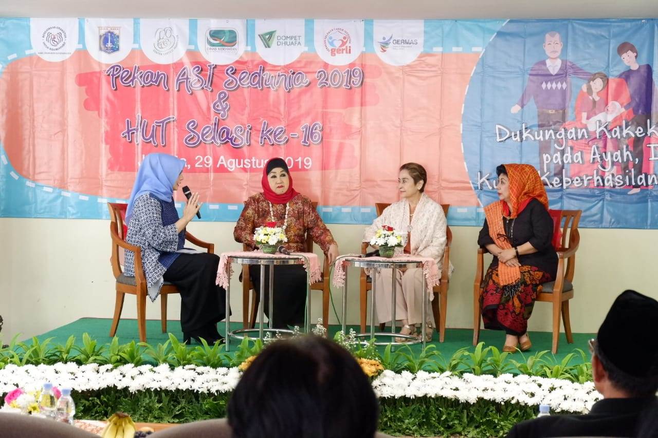 Nenek dan Kakek Mendukung Asi Bersama SELASI