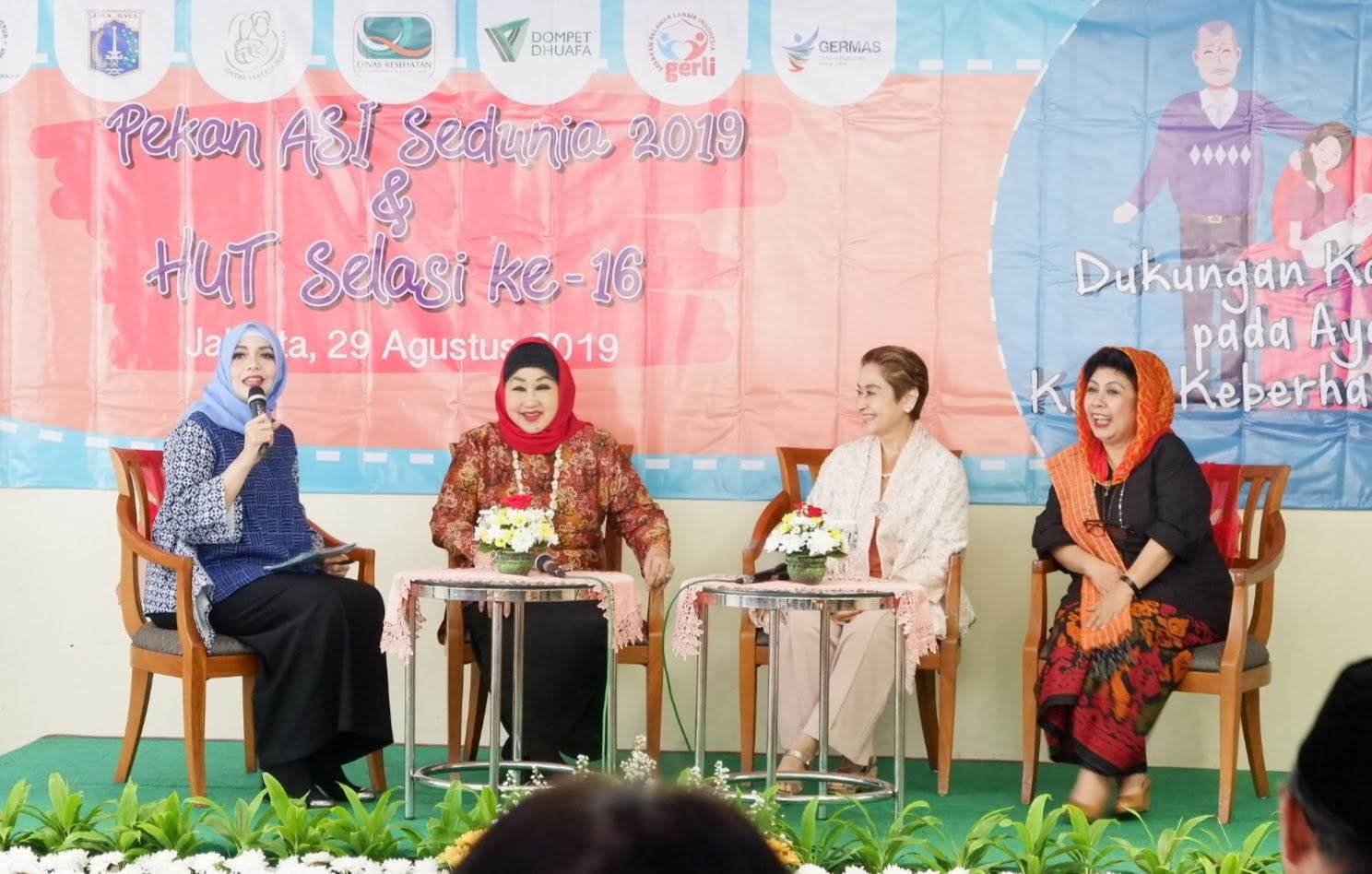 Perlunya Dukungan Kakek Dan Nenek Untuk Keberhasilan Proses Menyusui