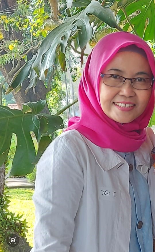 Ir. Yani Trisnawati Sudaro, MM 1
